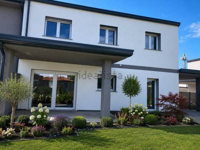 Villetta bifamiliare in vendita di 185 m²