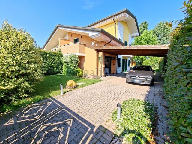 Villetta bifamiliare in vendita di 185 m²