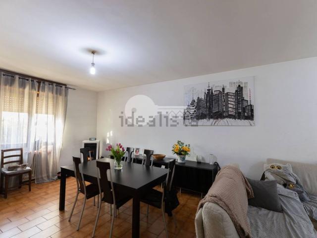 Villetta bifamiliare in vendita di 186 m² in Via Aldo Moro, 4