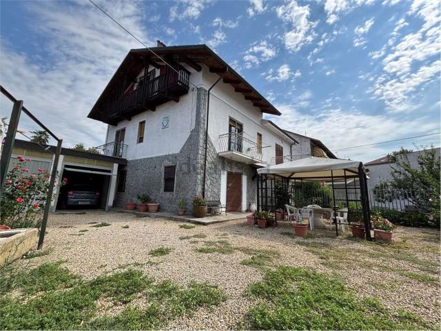 Villetta bifamiliare in vendita di 186 m² in Via della Vittoria, 6
