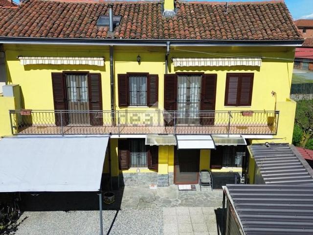 Villetta bifamiliare in vendita di 186 m² in Via Isolabella, 21