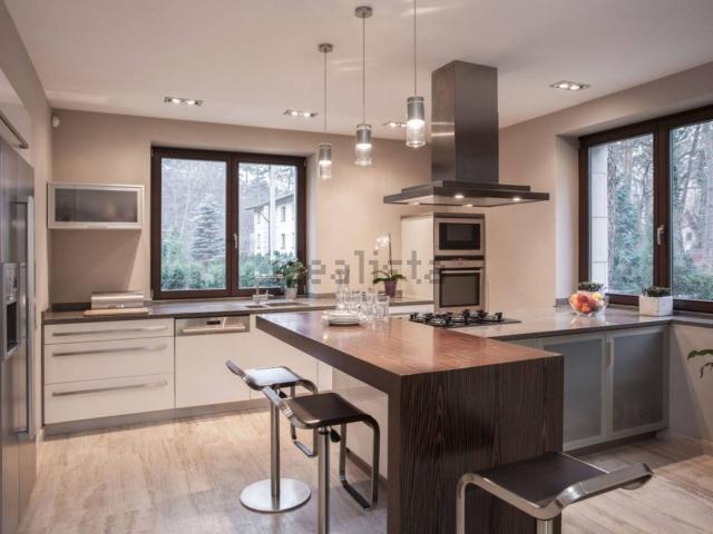 Villetta bifamiliare in vendita di 186 m² in Via Ragazzi del &apos 99