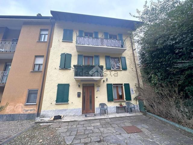 Villetta bifamiliare in vendita di 186 m² in Via Sant&apos Ambrogio, 1