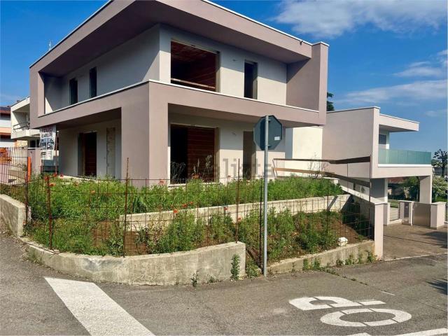Villetta bifamiliare in vendita di 186 m²