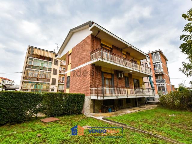 Villetta bifamiliare in vendita di 188 m² in Via Beato Bernardo, 4