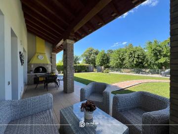 Villetta bifamiliare in vendita di 188 m² in Via Bellamadonna, 28