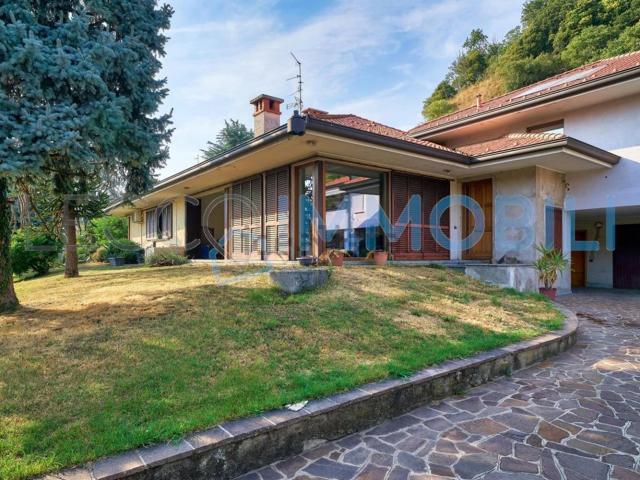 Villetta bifamiliare in vendita di 188 m² in Via Giuseppe Garibaldi, 5