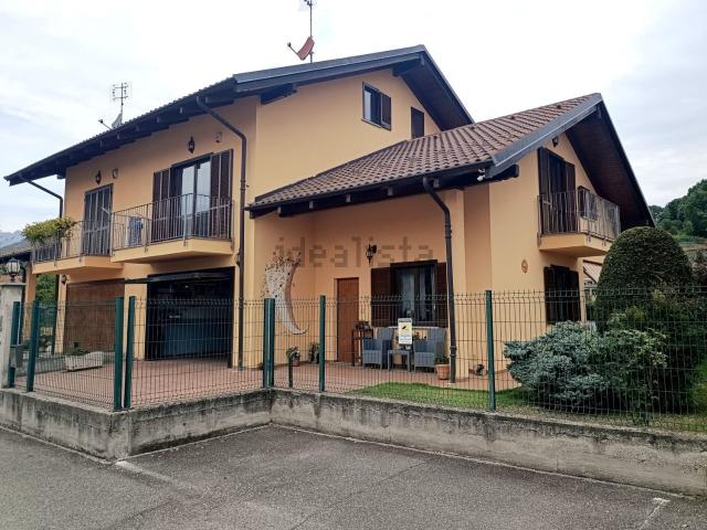 Villetta bifamiliare in vendita di 188 m² in Via S. Lucia, 56