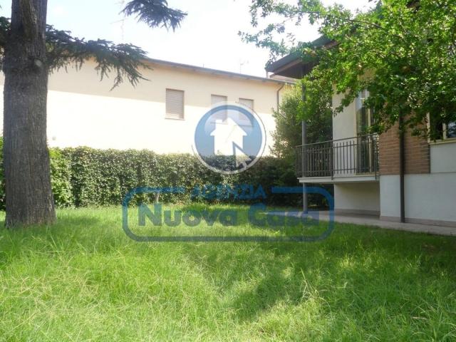 Villetta bifamiliare in vendita di 189 m² in Via Aurelio Ravaioli, 24