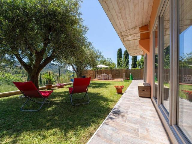 Villetta bifamiliare in vendita di 189 m² in Via del Castellaccio, 74