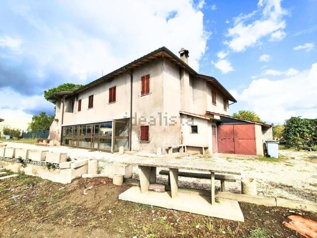 Villetta bifamiliare in vendita di 189 m² in Via della Gomma, 12