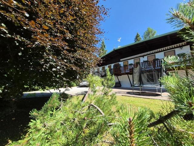 Villetta bifamiliare in vendita di 193 m² in Via Colle del Gastagh, 86
