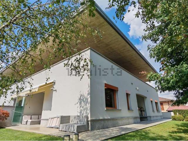 Villetta bifamiliare in vendita di 193 m² in Via della Repubblica, 8