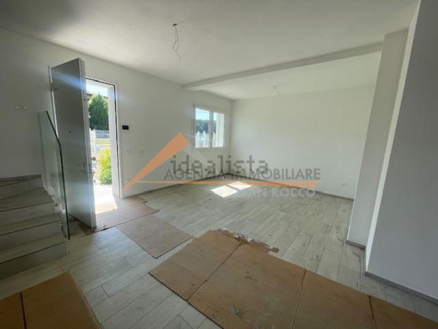 Villetta bifamiliare in vendita di 193 m² in Via Larderello, 6
