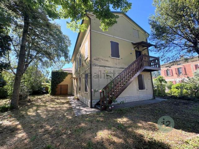 Villetta bifamiliare in vendita di 193 m² in Via Roma, 112