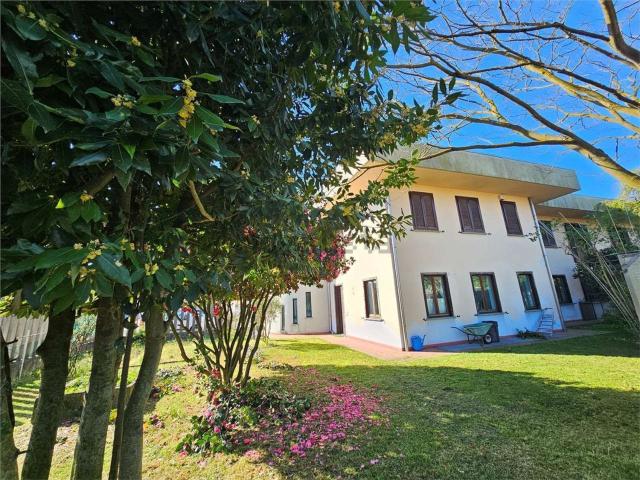 Villetta bifamiliare in vendita di 193 m²