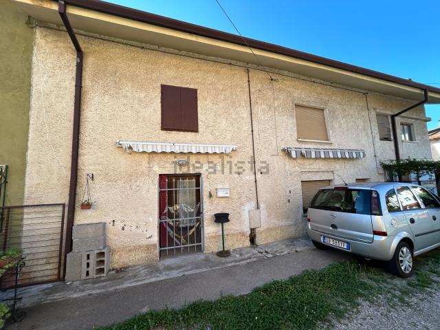 Villetta bifamiliare in vendita di 190 m² in Borgo Sant&apos Antonio, 16