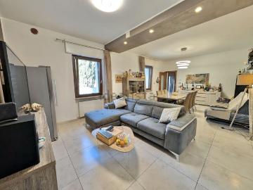 Villetta bifamiliare in vendita di 190 m² in Contrada Arenaro, 13