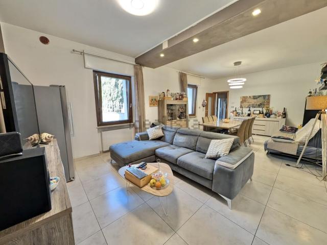 Villetta bifamiliare in vendita di 190 m² in Contrada Arenaro, 13