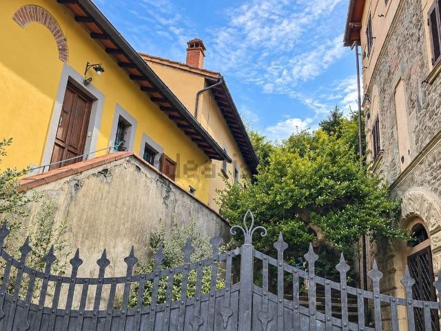 Villetta bifamiliare in vendita di 190 m² in Frazione Celle