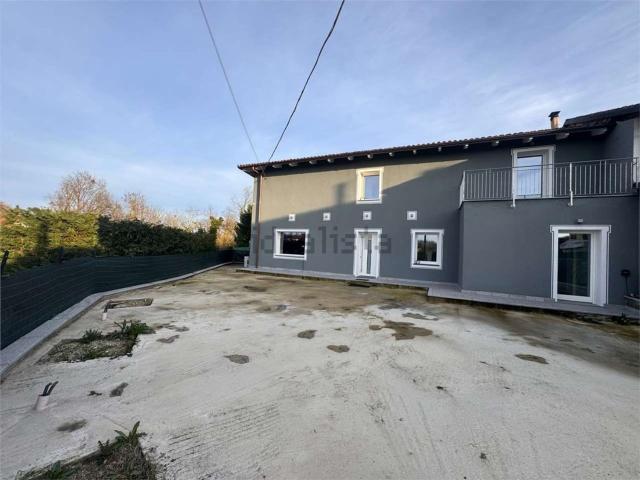 Villetta bifamiliare in vendita di 190 m² in Frazione Revignano