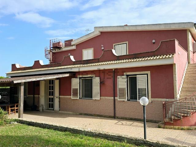 Villetta bifamiliare in vendita di 190 m² in Strada Capo Murro di Porco, 282