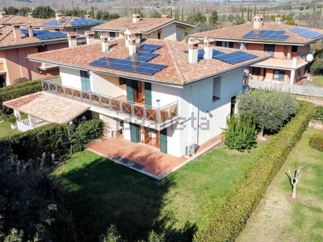 Villetta bifamiliare in vendita di 190 m² in Via Terre dei Consoli