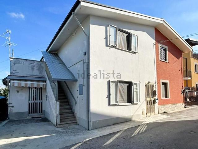 Villetta bifamiliare in vendita di 190 m² in Via Trentino la Barba, 26