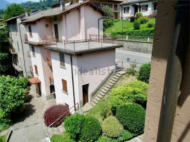 Villetta bifamiliare in vendita di 190 m² in Via A. Stoppani, 79