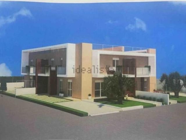 Villetta bifamiliare in vendita di 190 m² in Via Antonio De Curtis