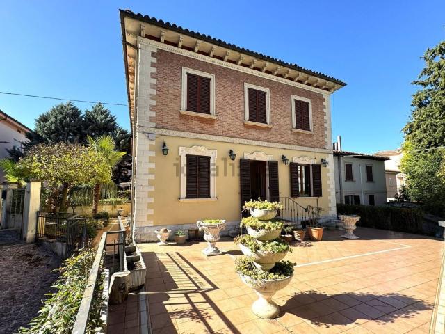 Villetta bifamiliare in vendita di 190 m² in Via dei Cappuccini