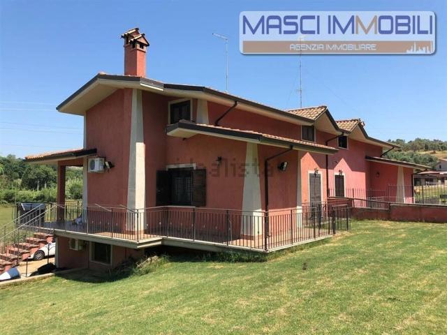 Villetta bifamiliare in vendita di 190 m² in Via di Valle Conca, 1