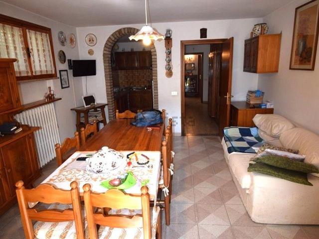 Villetta bifamiliare in vendita di 190 m² in Via Epaminonda Farini