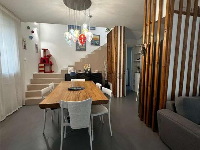 Villetta bifamiliare in vendita di 190 m² in Via G. Garibaldi, 10