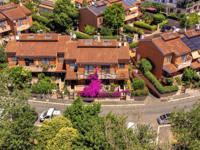 Villetta bifamiliare in vendita di 190 m² in Via Giannantonio Selva, 13