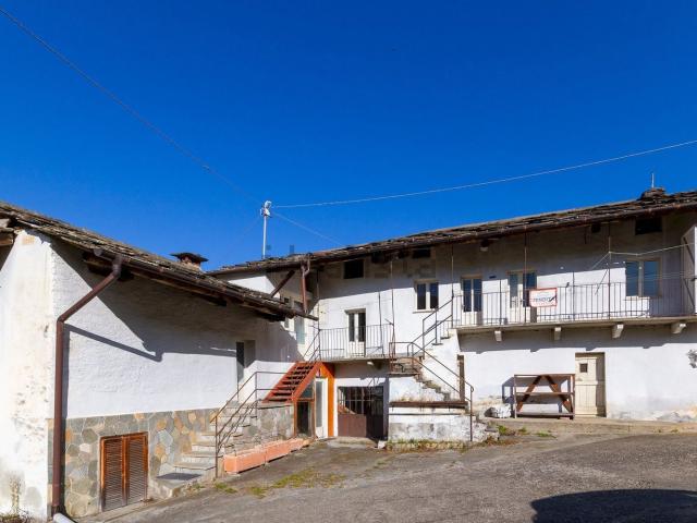 Villetta bifamiliare in vendita di 190 m² in Via Lungaserra, 85