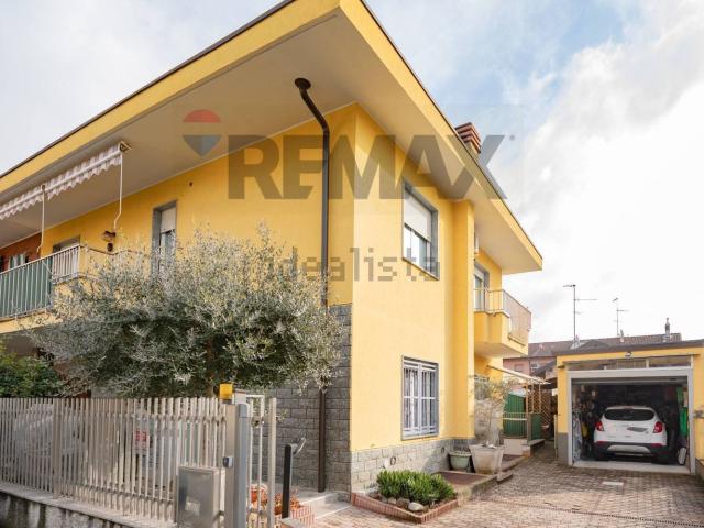 Villetta bifamiliare in vendita di 190 m² in Via Ludovico Ariosto, 5