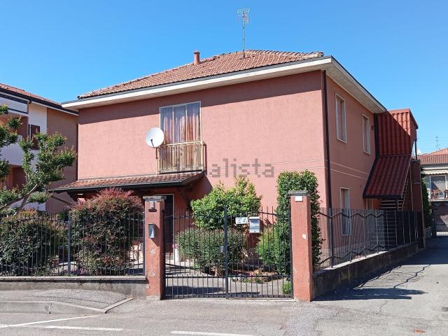 Villetta bifamiliare in vendita di 190 m² in Via Monte Grappa, 9