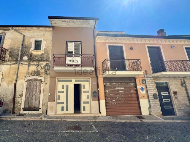 Villetta bifamiliare in vendita di 190 m² in Via Roma