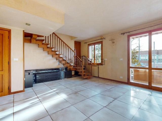 Villetta bifamiliare in vendita di 190 m² in Viale Giuseppe Mazzini, 1
