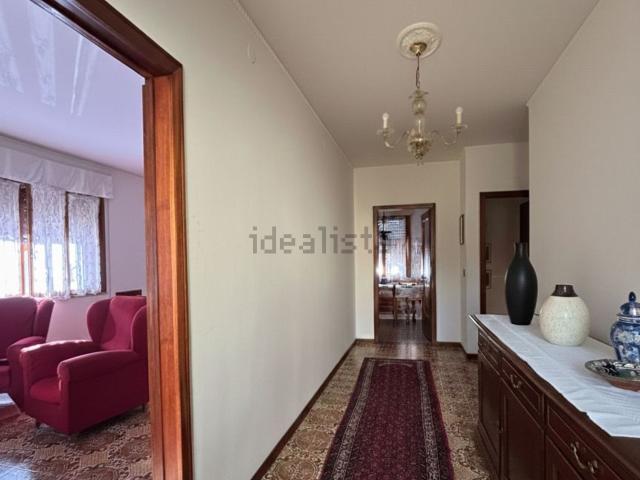 Villetta bifamiliare in vendita di 190 m² in Viale Luigi Cadorna, 55