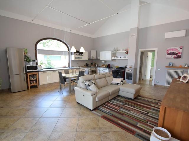 Villetta bifamiliare in vendita di 190 m²