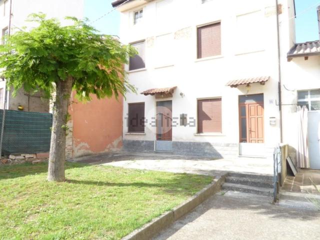 Villetta indipendente in vendita di 190 m² in Frazione Boccazza, 24