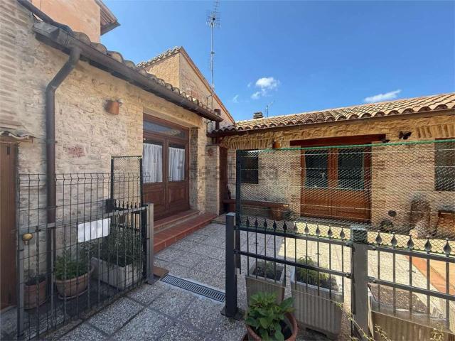 Villetta bifamiliare in vendita di 191 m² in Piazza Municipale