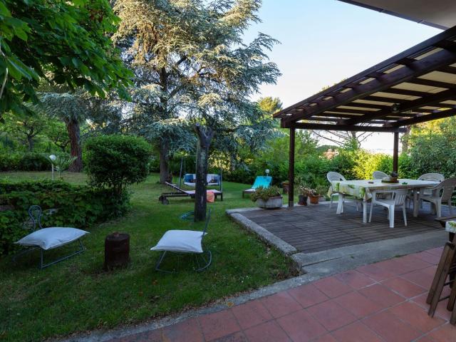 Villetta bifamiliare in vendita di 191 m² in Via Barcaglione