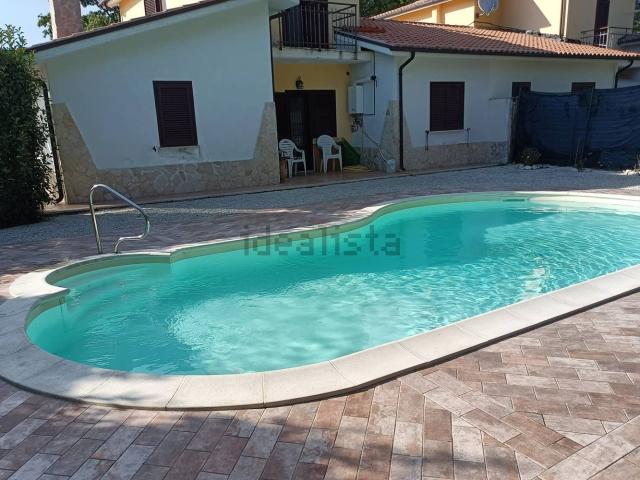 Villetta bifamiliare in vendita di 191 m² in Via dei Ricciari