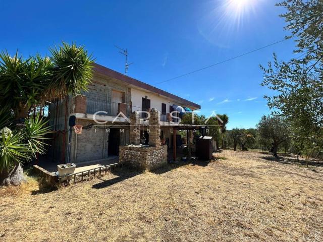 Villetta bifamiliare in vendita di 191 m² in Via Palombo Padre Leonardo