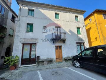 Villetta bifamiliare in vendita di 192 m² in Piazza santa maria, 18