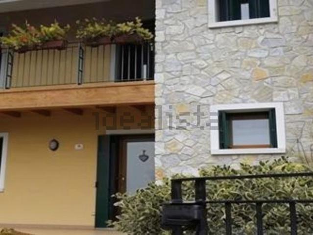 Villetta bifamiliare in vendita di 192 m² in Via San Francesco, 7