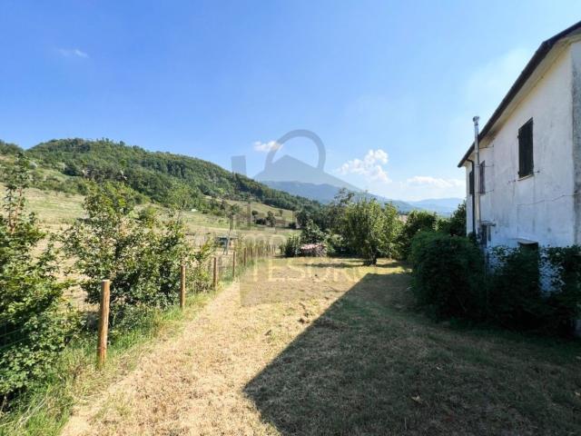 Villetta bifamiliare in vendita di 197 m² in Località Cerreto